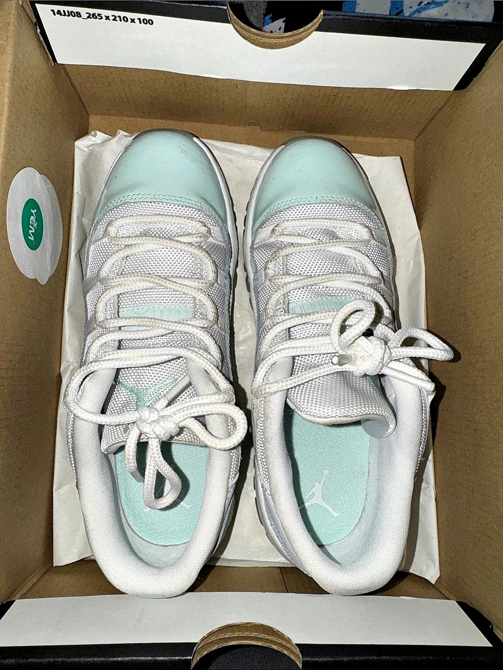 Jordan Air Jordan 11 Retro Low Sneakers Green & White Like New